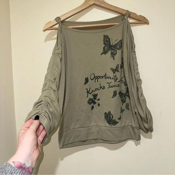 Women’s Y2K Miss Green O-Ring Long Sleeve Butterfly Graphic With Ruffle Sleeves - Picture 5 of 16